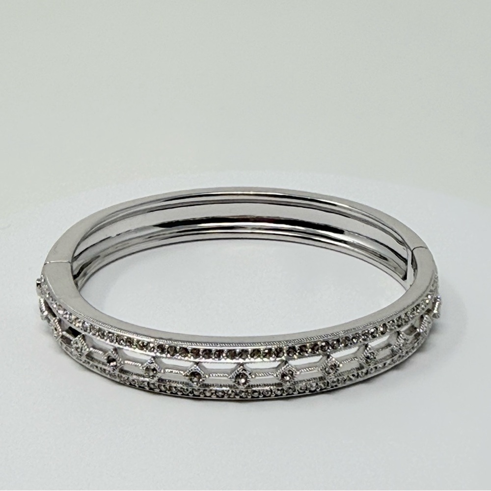 Nadri Silver Tone Crystal Hinged Bangle Bracelet Art Deco Openwork Pavé - Picture 5 of 16